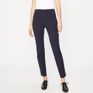 TAHARI navy blue color tummy tuck pull on cigarette pants size small